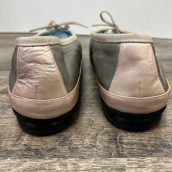 Thierry Rabotin Women’s Metallic Taupe & Beige Leather Ballet Flats EU38.5 US8.5 - Picture 3 of 7